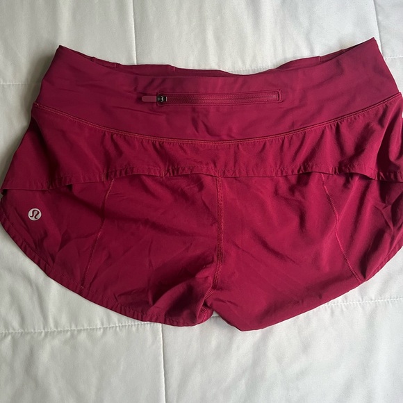 Lululemon shorts !! In extremely great condition. Size 6!! Super cute color 🩷 - Picture 2 of 4